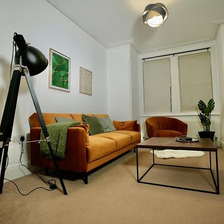 Spacious Two-Bedrooms House, Private Parking, Contractors, Relocators Oxford Exterior foto